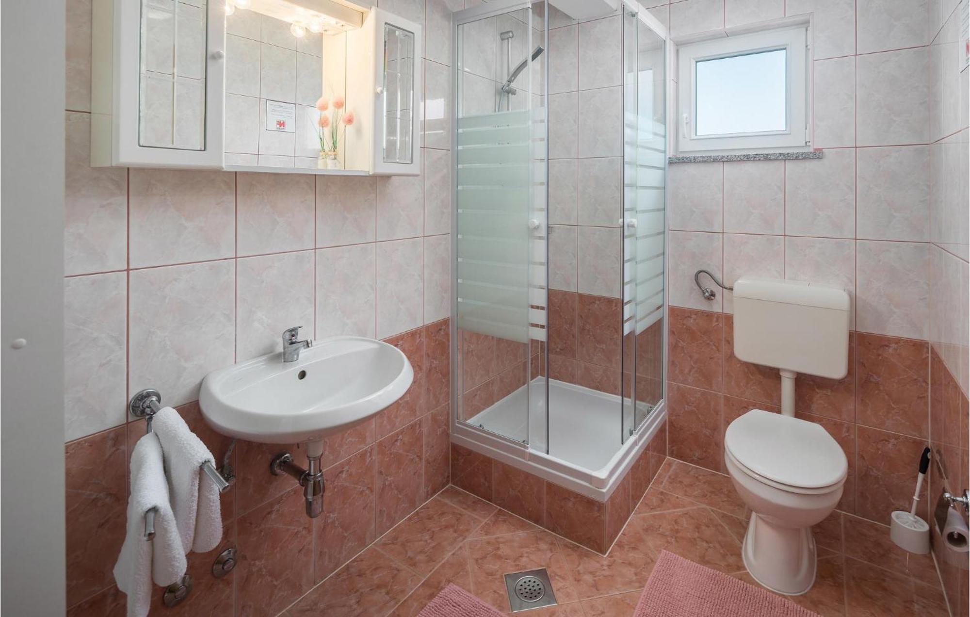 1 Bedroom Beautiful Apartment In Пореч Экстерьер фото